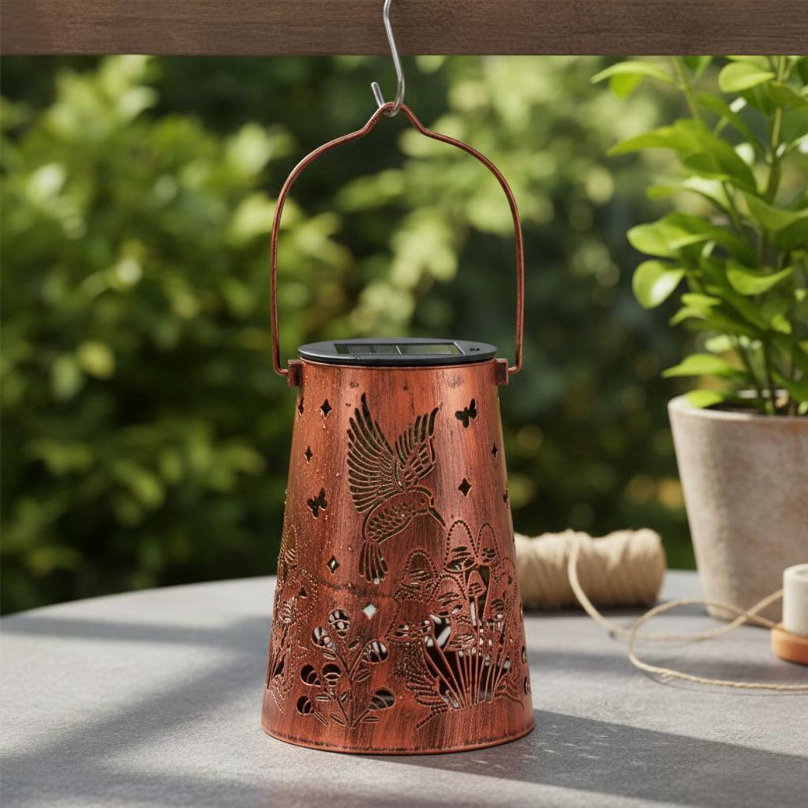Lanterne de jardin à motif flo - Hanging Outdoor Lighting avis et prix