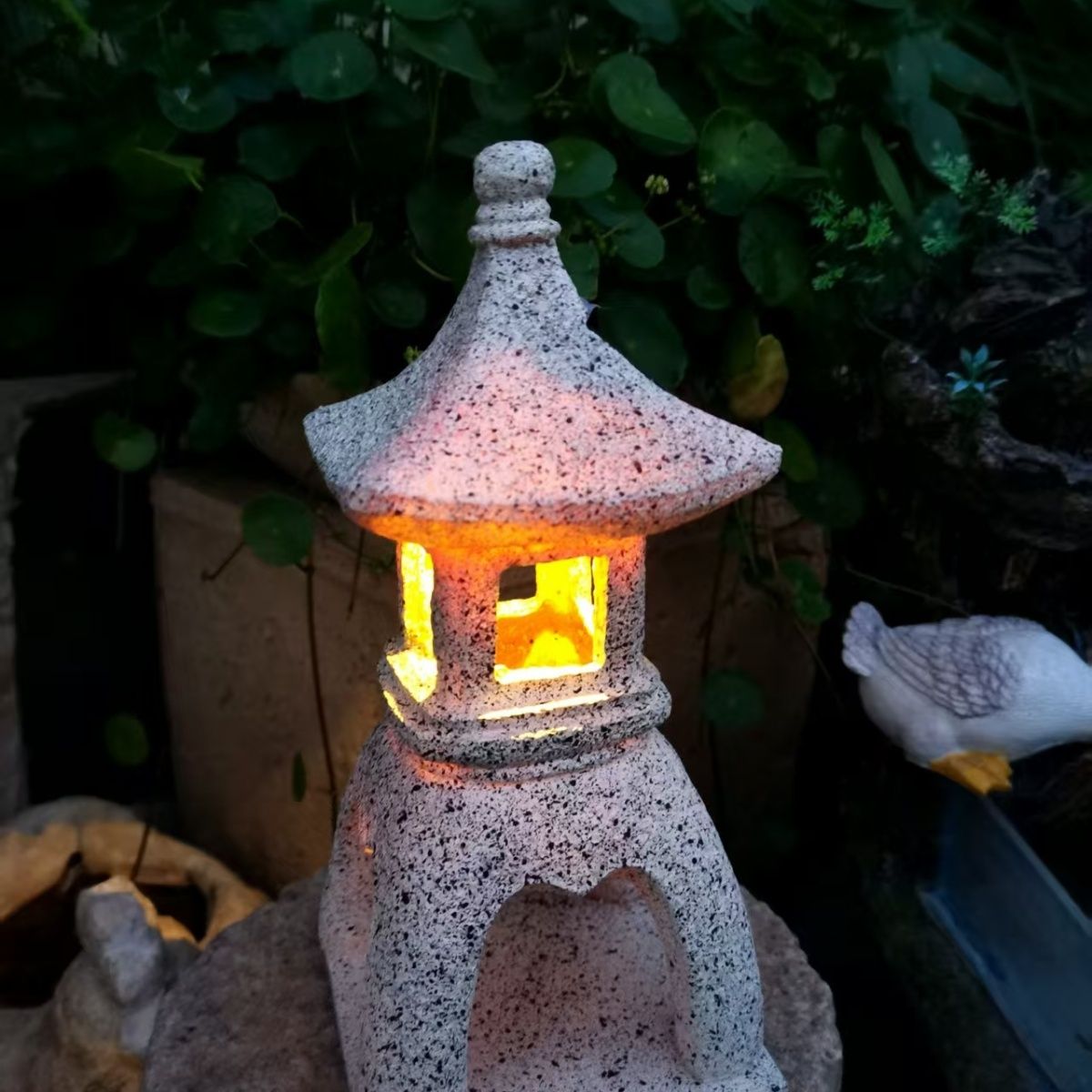 Lanterne solaire Pagode décora - Outdoor Zen Lighting avis et prix